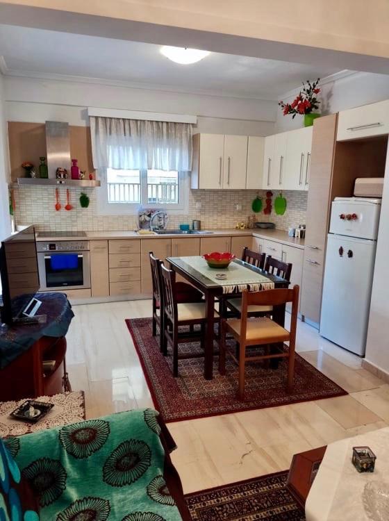Marys House , Lovely 2-Bedroom Apartment سالونيك المظهر الخارجي الصورة