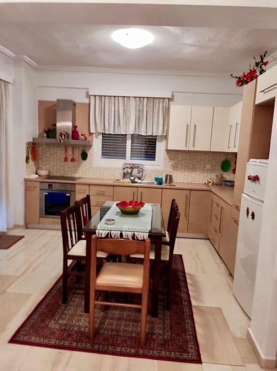 Marys House , Lovely 2-Bedroom Apartment سالونيك المظهر الخارجي الصورة